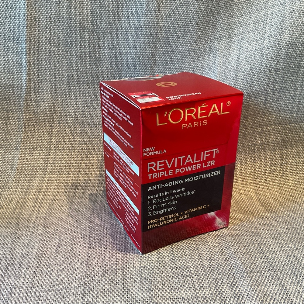 L'Oréal Paris Anti Aging Day Cream with Pro Retinol, Vitamin C & Hyaluronic Acid